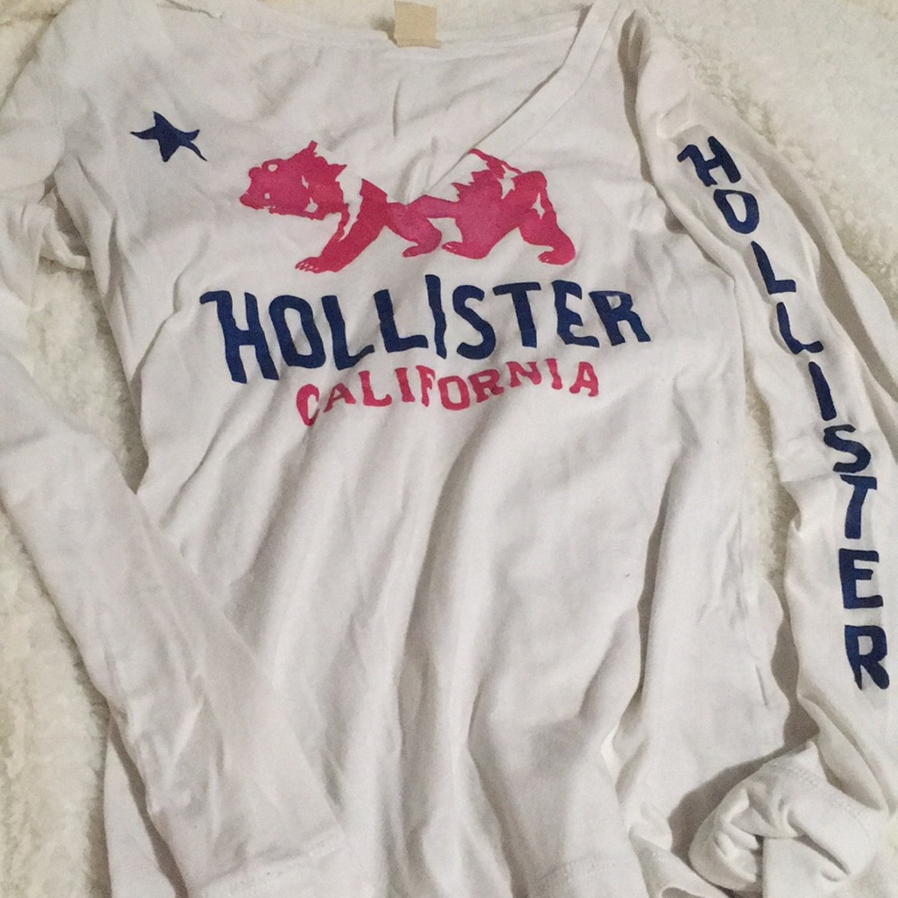 White Hollister V-neck T-shirt